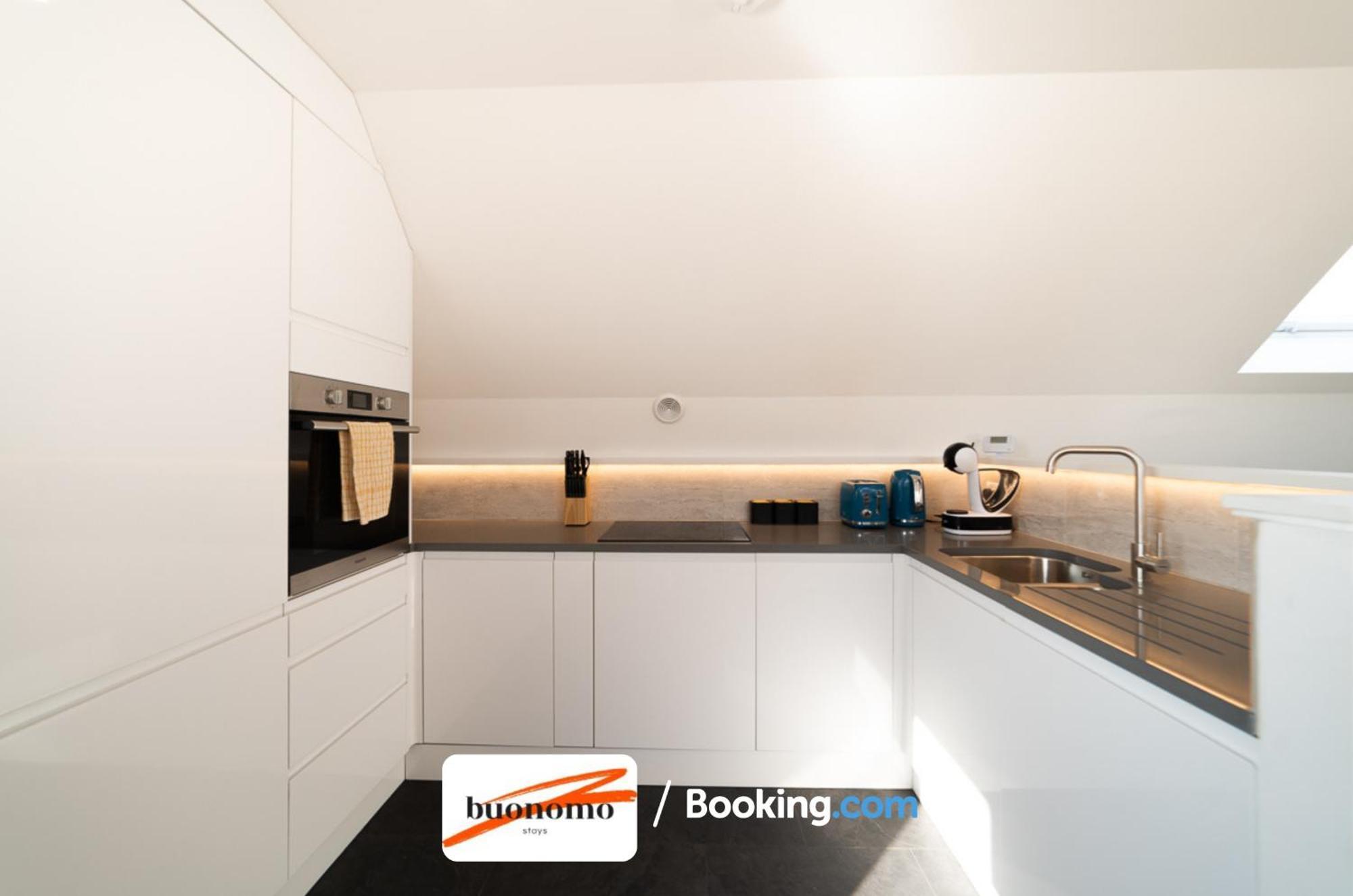 Two Bedroom Apartment At Buonomo Stays Short Lets & Serviced Accommodation London Exterior photo